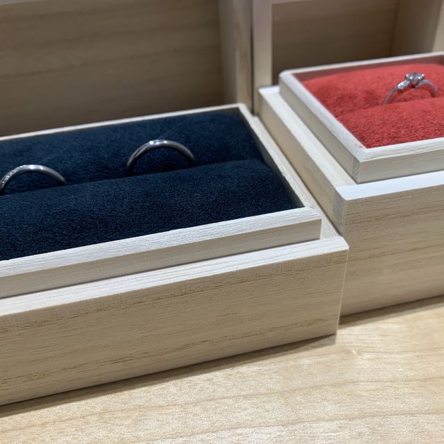 【出雲結(いずもゆい)の口コミ】 艶消しを入れることでデザイン部分がより生える設計。
加工方法によって見…