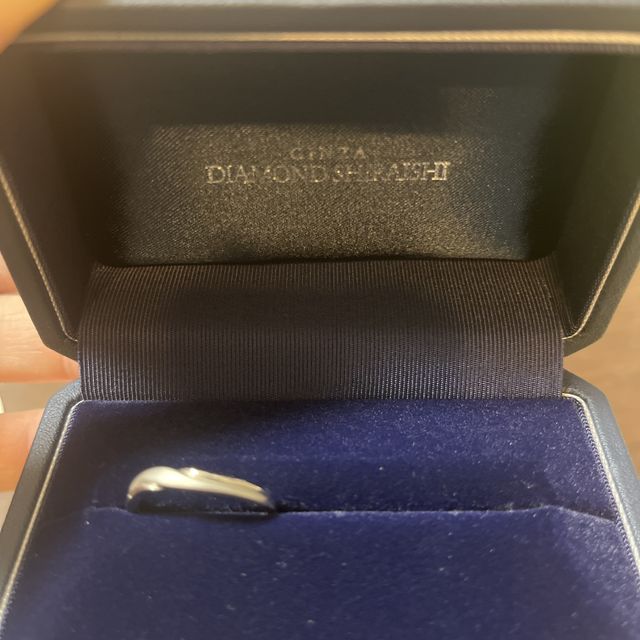 【銀座ダイヤモンドシライシの口コミ】 シンプルな見た目でありながら程よく存在感がある。着け心地も良い。指輪…