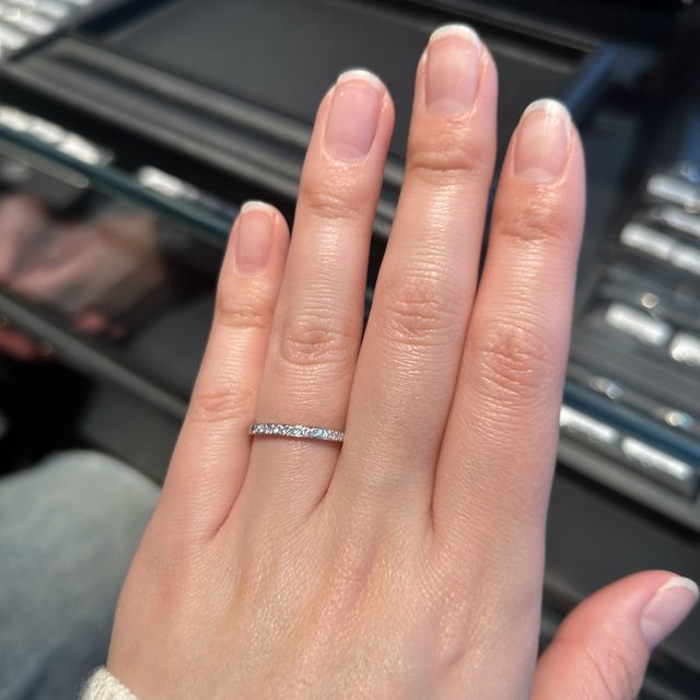 【エクセルコダイヤモンド(EXELCO DIAMOND)の口コミ】 ハーフエタニティでダイヤのレベルが高いものを探していた。ダイヤの品質…