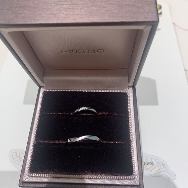 【アイプリモ(I-PRIMO)の口コミ】 普段の服装に合った指輪を選びました。ダイヤの部分がどこから見ても着い…