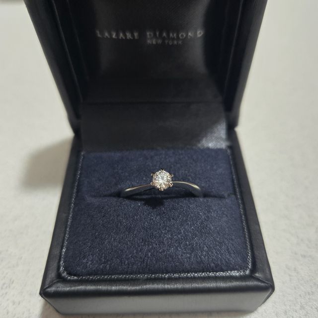 【ラザール ダイヤモンド(LAZARE DIAMOND)の口コミ】 最初にインターネットでデザインを調べて目星をつけてから現物を見に行っ…