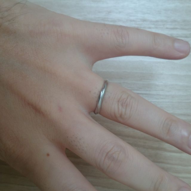 【アイプリモ(I-PRIMO)の口コミ】 デザインがシンプルで、主張が激しくない所がいいですね。デザインなしだ…