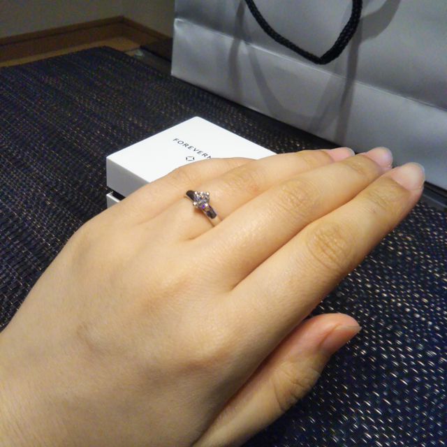 【FOREVERMARK(フォーエバーマーク)の口コミ】 シンプルで飽きがこなそうなのと、アームが少し太めなので、年齢を重ねて…