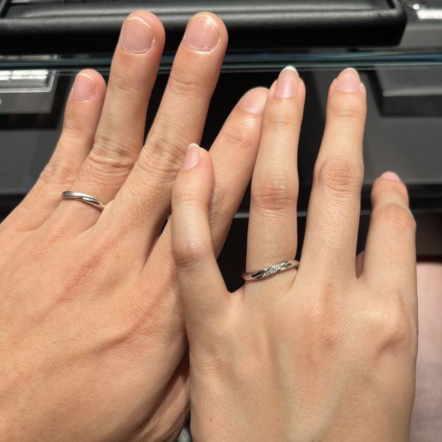 【エクセルコダイヤモンド(EXELCO DIAMOND)の口コミ】 他のブランドと異なり、シンプルなデザインの指輪もあるものの、とびきり…