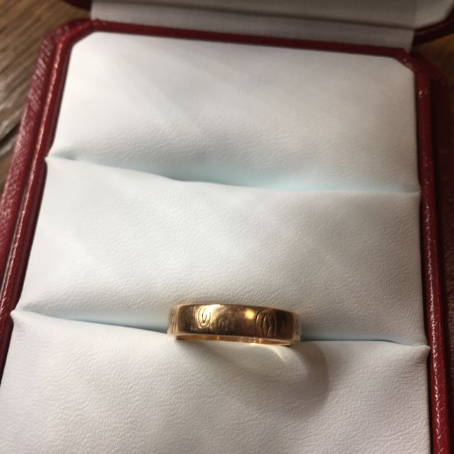 【カルティエ(Cartier)の口コミ】 主人が好きなデザインにしました。シンプル過ぎず、男性がつけていてもし…
