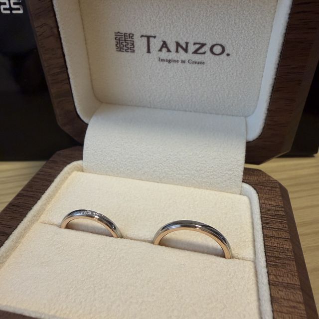 【TANZO.(鍛造指輪)の口コミ】 他店にはないプラチナとピンクゴールドの組み合わせに一目惚れしました。
…