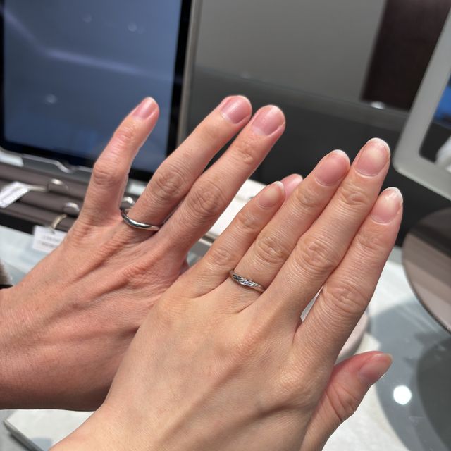 【アイプリモ(I-PRIMO)の口コミ】 指輪のデザインがとても可愛いです♡もともとは3石でしたが、約10,000円で5…