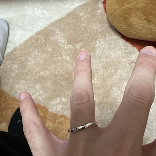 【アイプリモ(I-PRIMO)の口コミ】 シンプルで上品なデザインが気に入りました。着け心地がとても良く、長時…