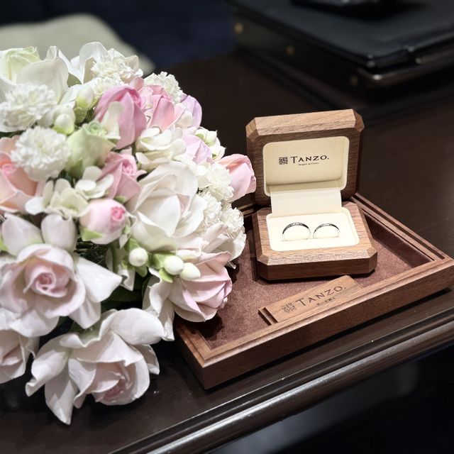 【TANZO.(鍛造指輪)の口コミ】 最初は高級ブランドを購入する予定でしたが、試着してみると、思ったより…