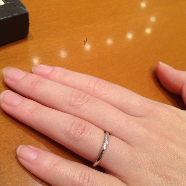 【俄(にわか)の口コミ】 二人とも普段指輪を付けないタイプなので、つけているという存在感があま…