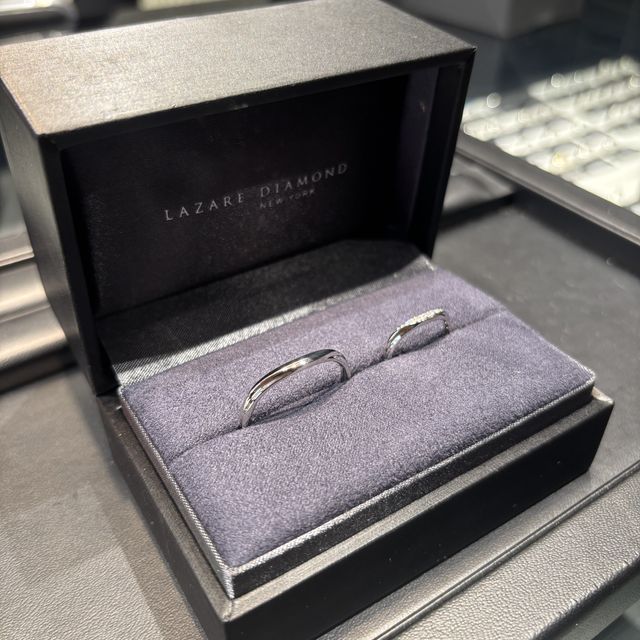 【ラザール ダイヤモンド(LAZARE DIAMOND)の口コミ】 可愛くもあり､シンプルで､着け心地が良い｡ウェーブがかかっていて個性的な…