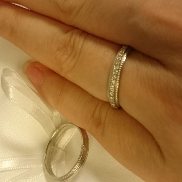 【STAR JEWELRY(スタージュエリー)の口コミ】 予算以内でダイヤが複数入っているものを探していました。
やはりダイヤが…