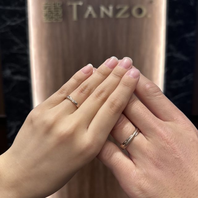 【TANZO.(鍛造指輪)の口コミ】 
⸻

コーラルゴールドの色味がとても珍しく、他の人と被りにくいところが…