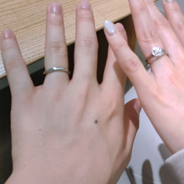 【出雲結(いずもゆい)の口コミ】 シンプルではあるが上品で、指に自然に馴染むデザインだと感じました。婚…