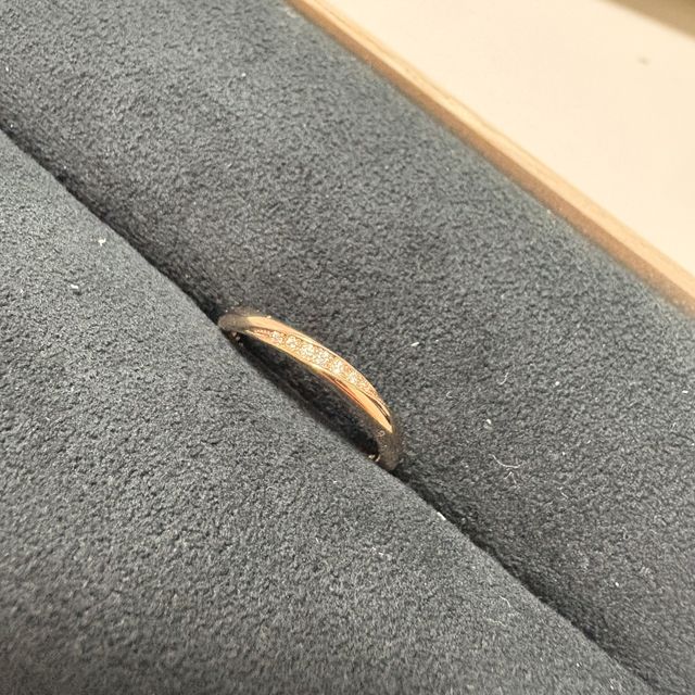 【出雲結(いずもゆい)の口コミ】 指輪のリング自体はシンプルで着け心地が良いです。そこに、テーマに合わ…