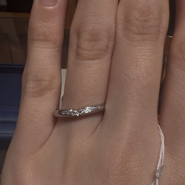 【銀座ダイヤモンドシライシの口コミ】 指輪のデザインが可愛く、ハートに見えるダイヤモンドの入り方が気に入り…