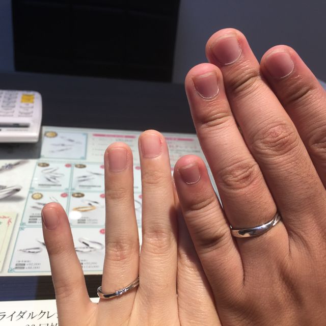 【JEWELRY  KAMATA(ジュエリーかまた)の口コミ】 一番の決め手は、他に試着させて頂いて検討した指輪に比べて、男性用と女…