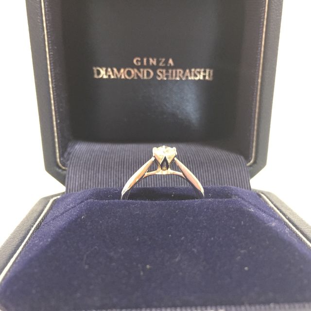 【銀座ダイヤモンドシライシの口コミ】 中心部に向かって、アームが細くなっているので、小さく短い指の私でも少…