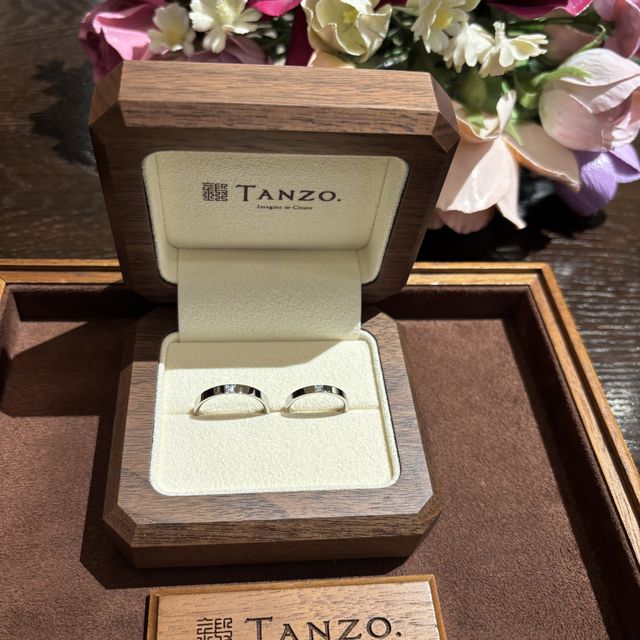 【TANZO.(鍛造指輪)の口コミ】 シンプルでエレガントな私達らしい指輪の
仕上がりでとても満足しておりま…