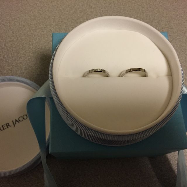 【【閉業】フラー・ジャコー(FURRER-JACOT)の口コミ】 Pt950かつ鍛造の、質実剛健な指輪、でもダイヤつきで派手すぎないデザイン…