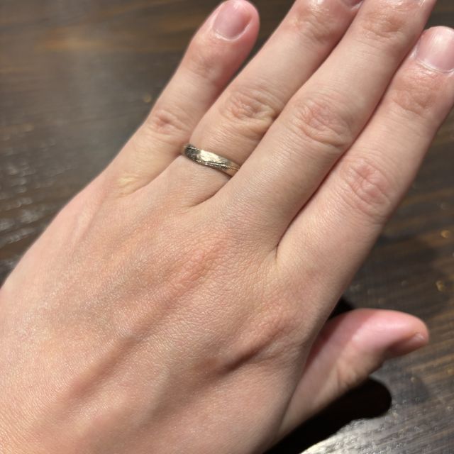 【TANZO.(鍛造指輪)の口コミ】 初来店時に見せていただいたデザインだったのですが、一目惚れしてしまい…