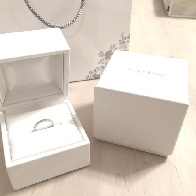 【CAFERING(カフェリング)の口コミ】 私の指は少しゴツゴツしているのですが、スタッフさんが私の指をじっくり…