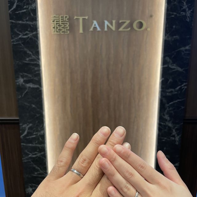 【TANZO.(鍛造指輪)の口コミ】 無駄のない洗練されたデザインでありながら、手元に置いたときの存在感が…