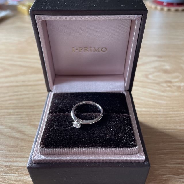 【アイプリモ(I-PRIMO)の口コミ】 デザインが綺麗で一目惚れしました。そして色々なデザインや種類があり選…