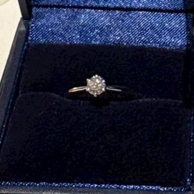 【銀座ダイヤモンドシライシの口コミ】 ダイヤモンドが鑑定書つきで様々な種類のダイヤモンドから選べられること…