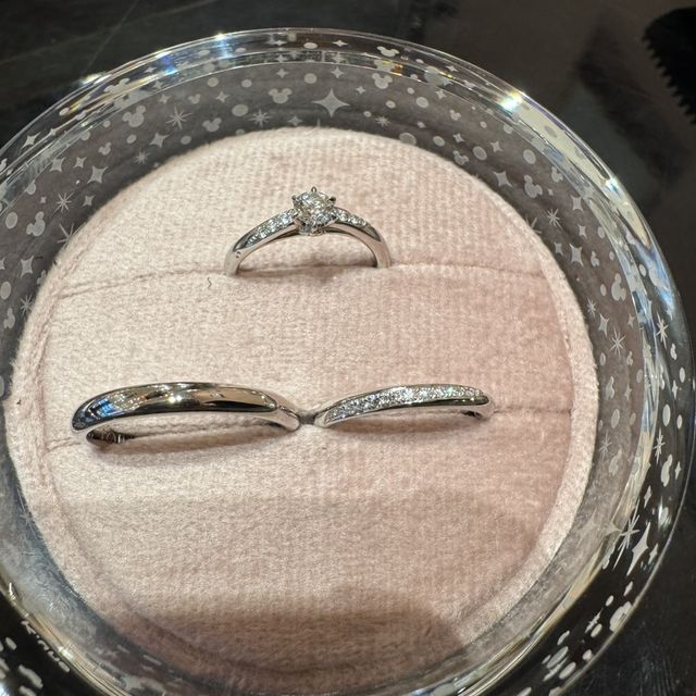 【ケイウノ ブライダル(K.UNO BRIDAL)の口コミ】 シンデレラデザイン
女性が11個、男性が1つのダイヤで12時（12個）になっ…