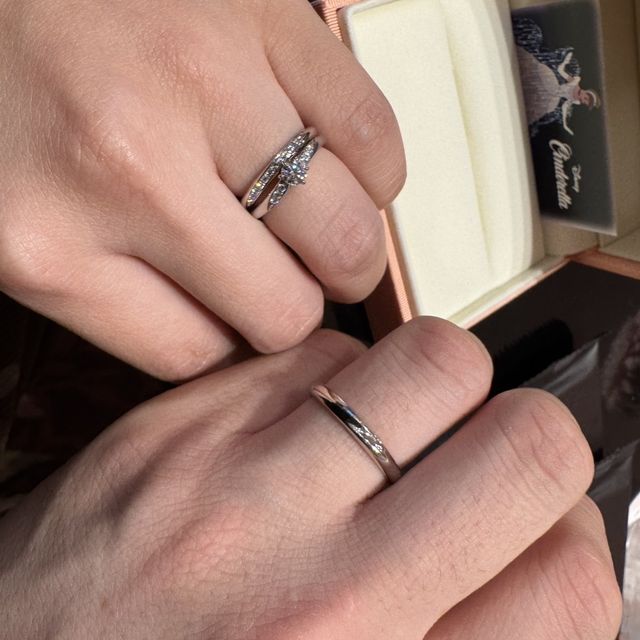 【ケイウノ ブライダル(K.UNO BRIDAL)の口コミ】 シンデレラデザイン
女性が11個、男性が1つのダイヤで12時（12個）になっ…