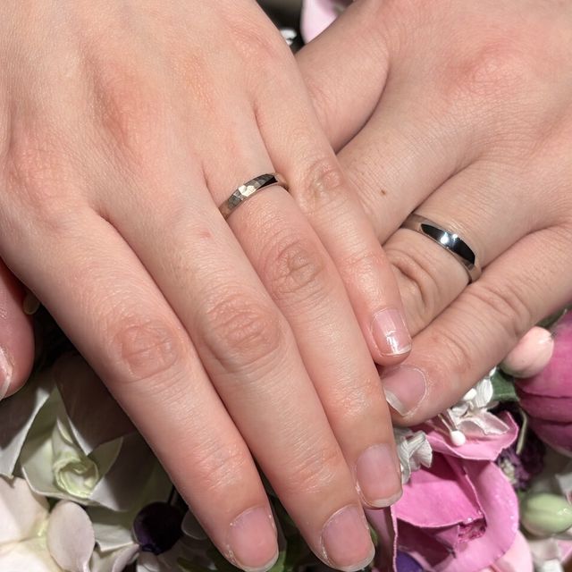 【TANZO.(鍛造指輪)の口コミ】 王道、というより、他と被らないものが好きなので、自分たちの好きを詰め…