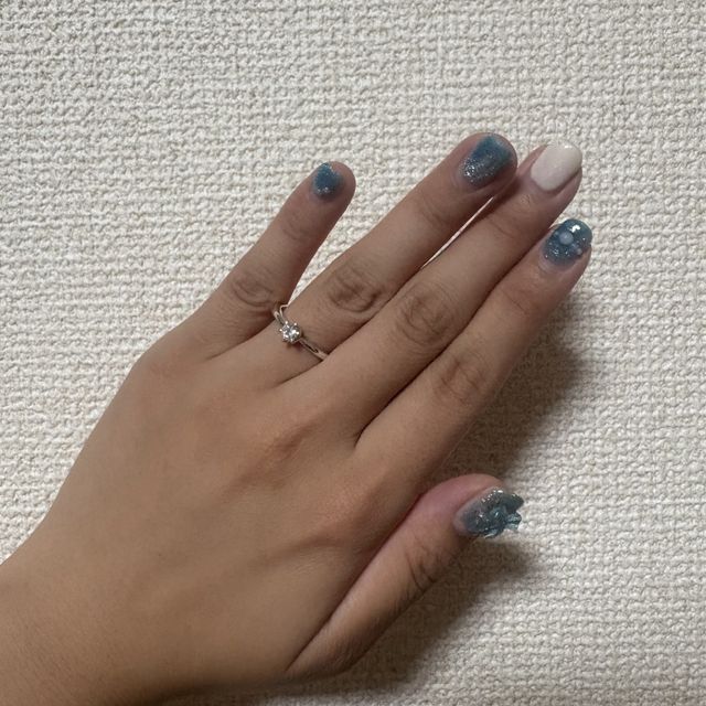 【TANZO.(鍛造指輪)の口コミ】 シンプルなデザインですが、ダイヤのカットが細かくどこの角度から見ても…