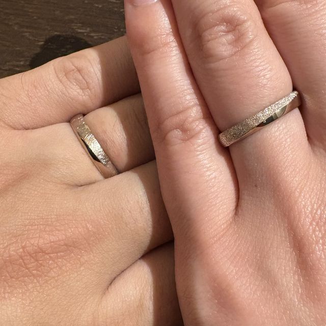 【TANZO.(鍛造指輪)の口コミ】 キラキラしているデザインに憧れがあったので、このデザインにしました。…