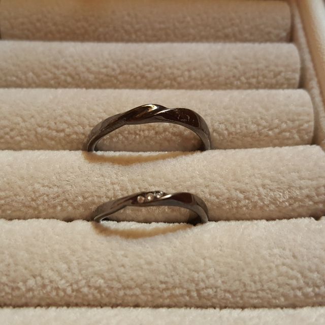【JEWELRY  KAMATA(ジュエリーかまた)の口コミ】 シンプルでかっこいい指輪がいい！と決めていたのと、
あまり見かけないよ…