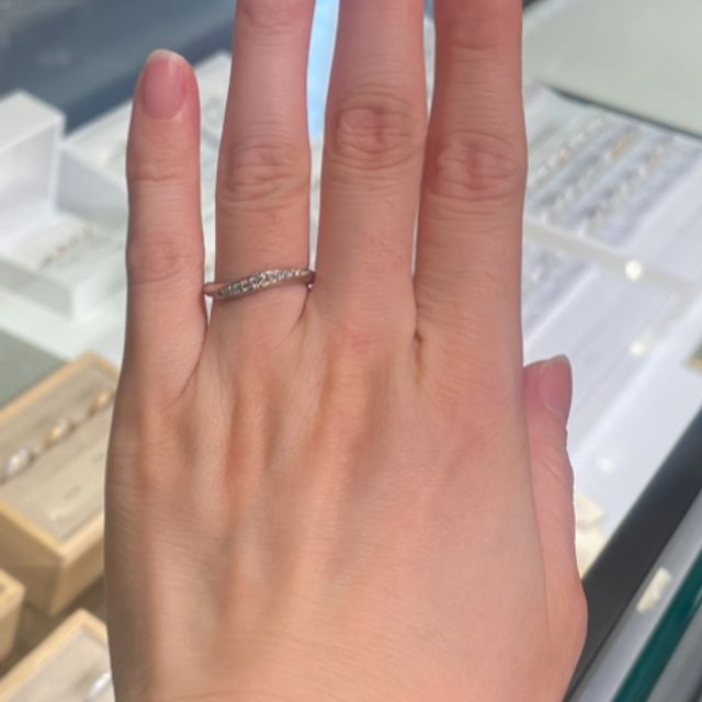 【ROYAL ASSCHER(ロイヤル・アッシャー)の口コミ】 ロイヤルアッシャーは世界三大ダイヤモンドの一つで、実際に指輪を見て、…