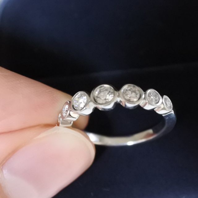 【ティファニー(Tiffany & Co.)の口コミ】 婚約指輪の定番といえば一粒ダイヤで、素敵なデザインものもがたくさんあ…