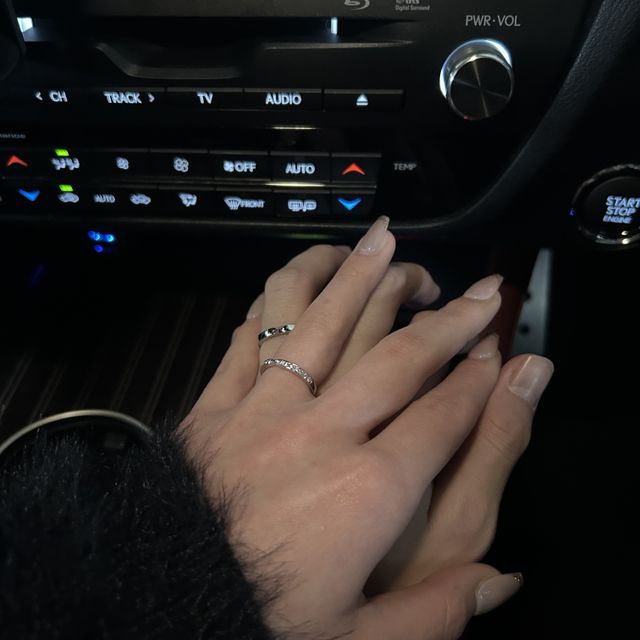 【ラザール ダイヤモンド(LAZARE DIAMOND)の口コミ】 私たちは「ウィズ」を購入しました。
SMSの投稿をみてラザールダイヤモン…