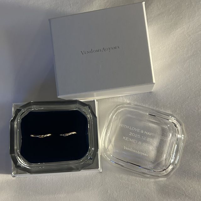 【ヴァンドーム青山(VENDOME AOYAMA)の口コミ】 ゴールドかつウェーブで気に入ったデザインであった。
ブライダルブランド…