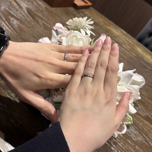 【TANZO.(鍛造指輪)の口コミ】 シンプルで王道のストレートデザインですが、細かな部分まで丁寧に作られ…