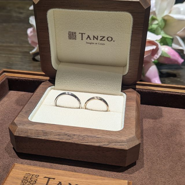 【TANZO.(鍛造指輪)の口コミ】 なるべく丈夫なものが欲しいと二人で話し合い、一番に出てきたのがTANZOさ…