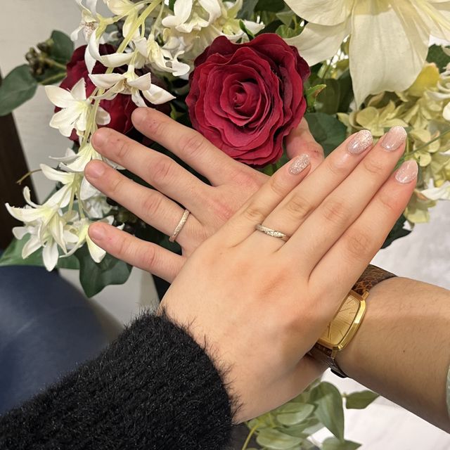 【TANZO.(鍛造指輪)の口コミ】 オリジナルの地金カラーが可愛いし肌馴染みがいい。
つけ心地も見てくれる…