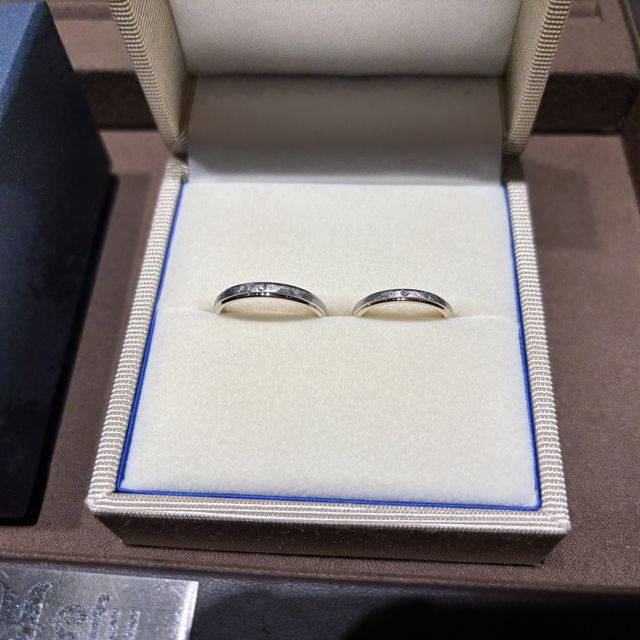 【FISCHER(フィッシャー)の口コミ】 手に馴染むキャラメルゴールドが主張が強すぎず、日々つけるのにおすすめ…