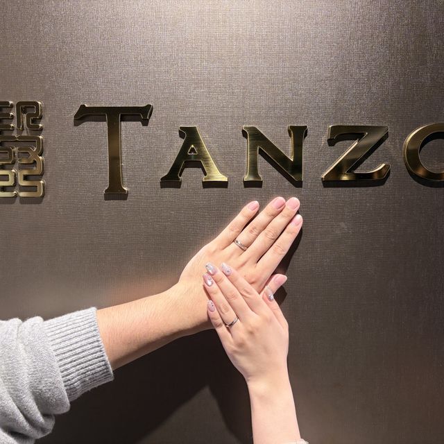 【TANZO.(鍛造指輪)の口コミ】 デザインは同じにし、飾りを妻ダイヤモンドと夫スターダストにしました。…