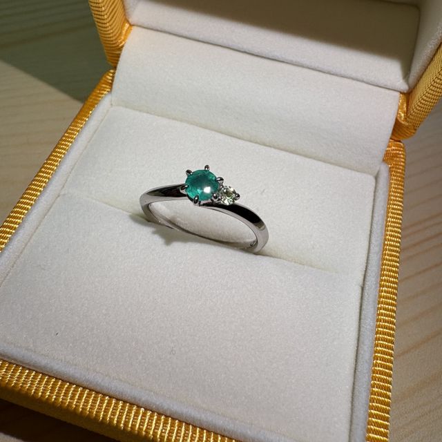 【ケイウノ ブライダル(K.UNO BRIDAL)の口コミ】 ダイヤモンド以外の宝石で指輪を作成してくれるお店をさがしていて、ブラ…