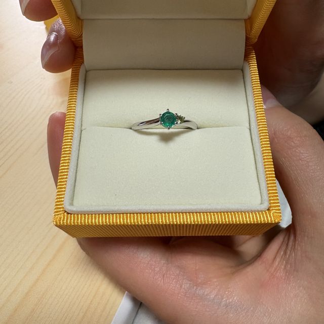 【ケイウノ ブライダル(K.UNO BRIDAL)の口コミ】 ダイヤモンド以外の宝石で指輪を作成してくれるお店をさがしていて、ブラ…