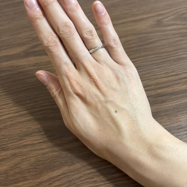 【アイプリモ(I-PRIMO)の口コミ】 装着時していても、違和感なく着け心地が良いと思います。デザインも指が…