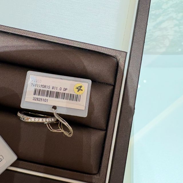 【アイプリモ(I-PRIMO)の口コミ】 婚約指輪と重ね付けした時にサイズ感がちょうど良く、指に自然になじんで…