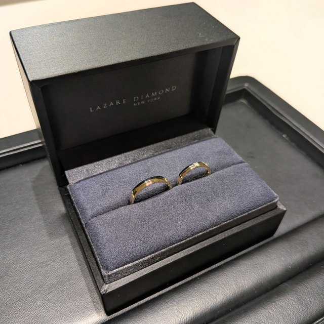 【ラザール ダイヤモンド(LAZARE DIAMOND)の口コミ】 ゴールドとシルバーのツートーンカラーがお気に入りです。
当初は他店や他…