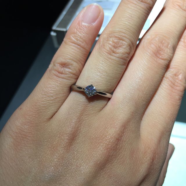 【アイプリモ(I-PRIMO)の口コミ】 デザインが豊富で、ショーケースから選ぶのが大変でした。私は結局、10点…